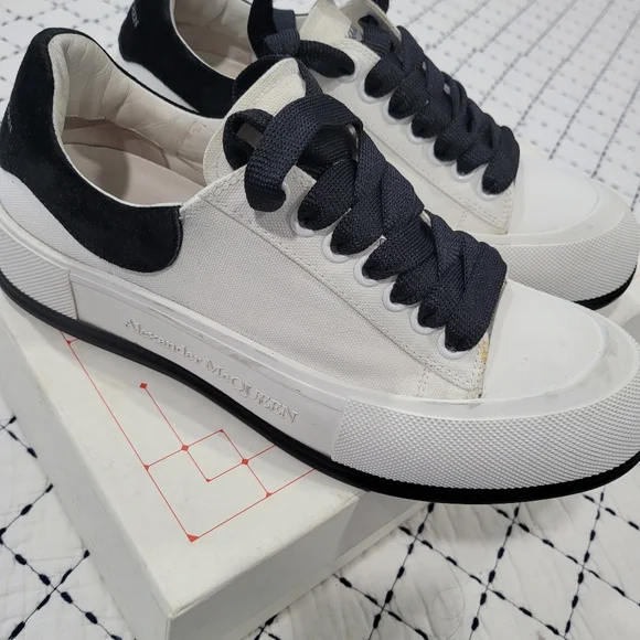 ALEXANDER MC QUEEN SNEAKERS ⚘️RESERVED⚘️ - Picture 5 of 6